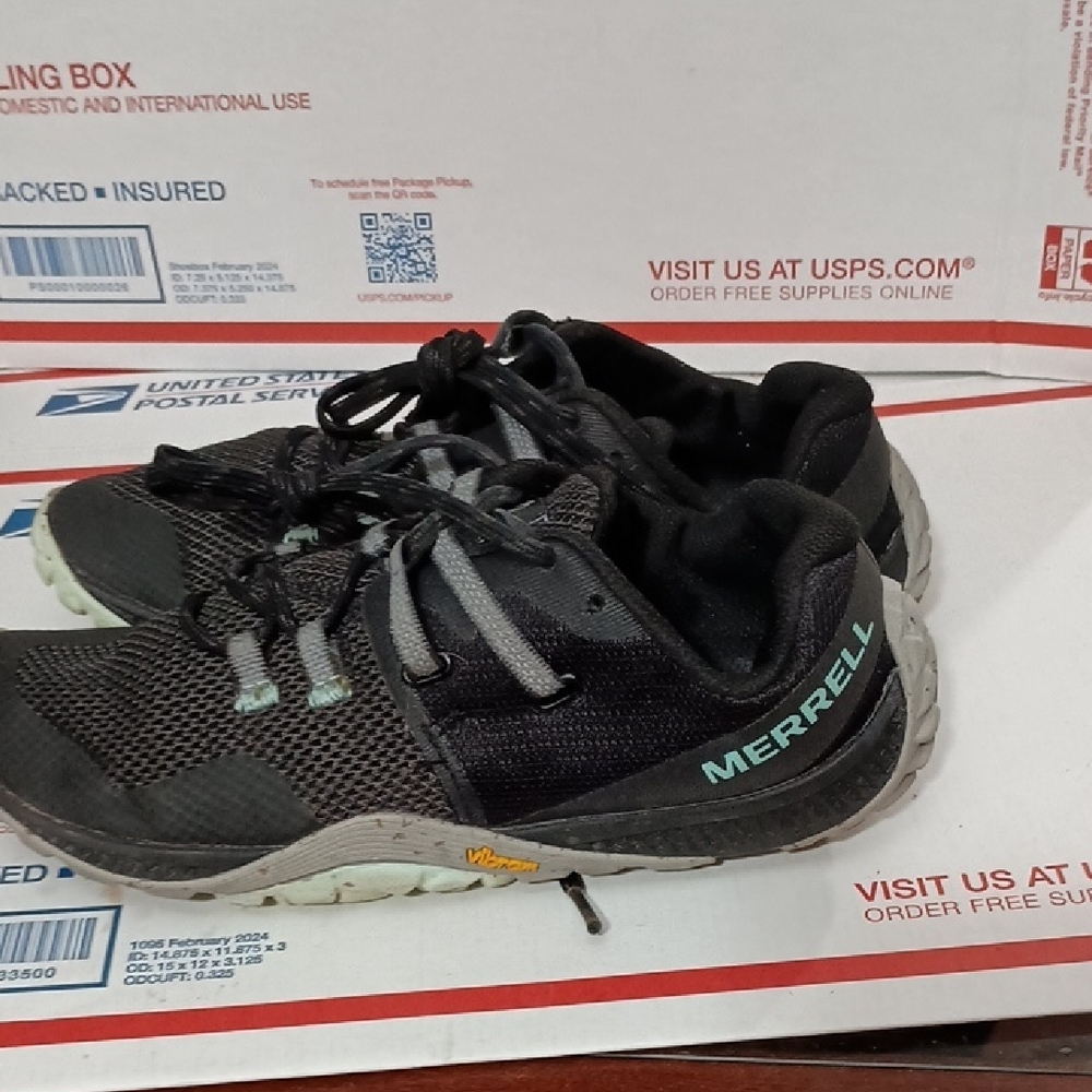 Merrell Kids Black and Gray Shoes